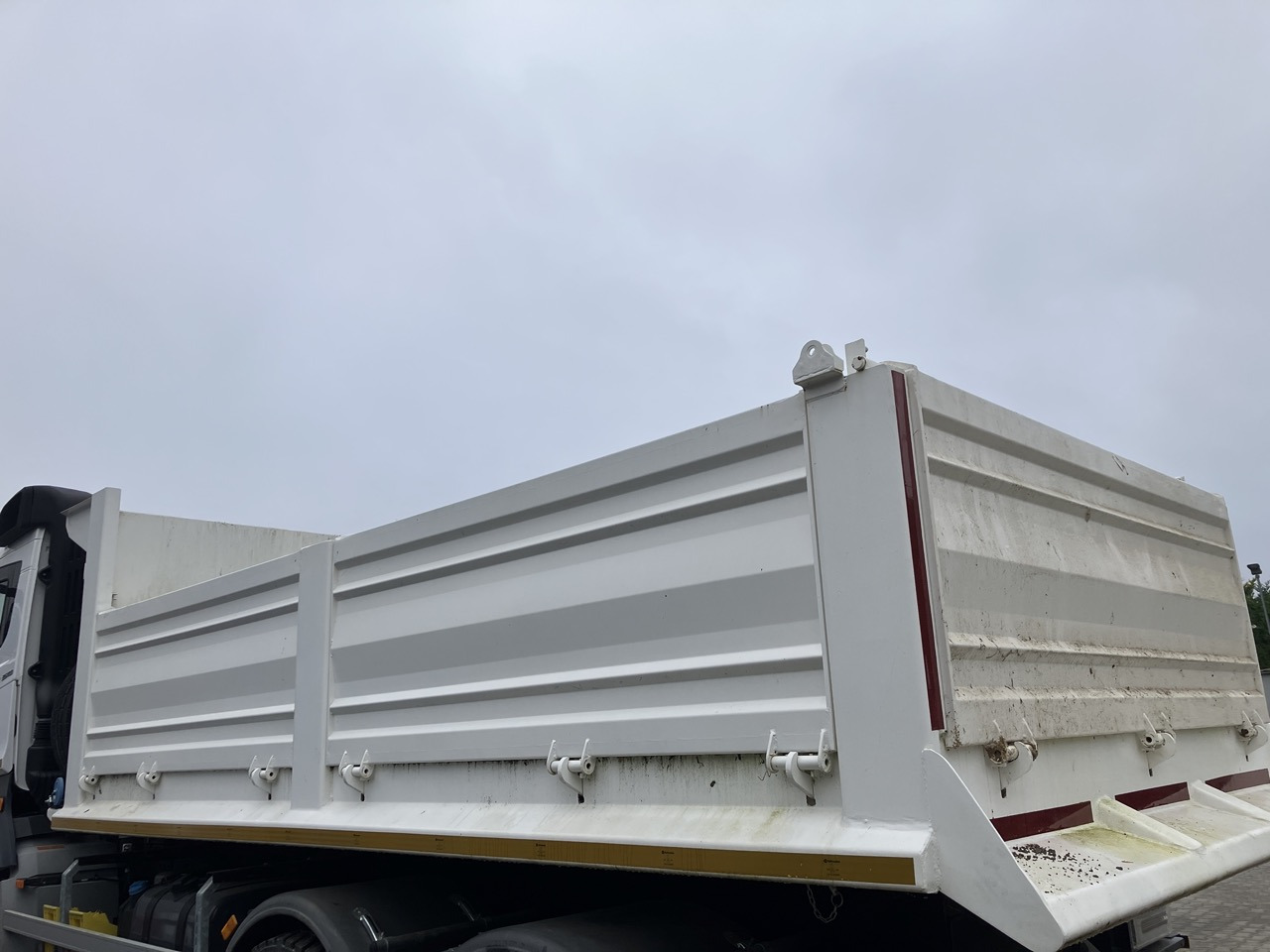 10m3 - Benne pour poids lourds: photos 1 10m3 - Benne pour poids lourds: photos 1