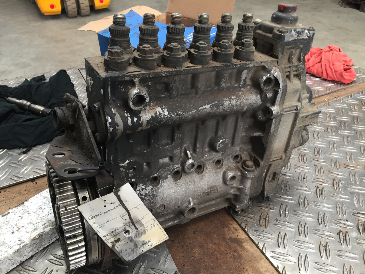 Gebrauchte Einspritzpumpe MAN TGA 2866, LF25, 6 Zylinder, TGA 360, 390, 410 - Pompe à carburant pour Camion: photos 4 Gebrauchte Einspritzpumpe MAN TGA 2866, LF25, 6 Zylinder, TGA 360, 390, 410 - Pompe à carburant pour Camion: photos 4