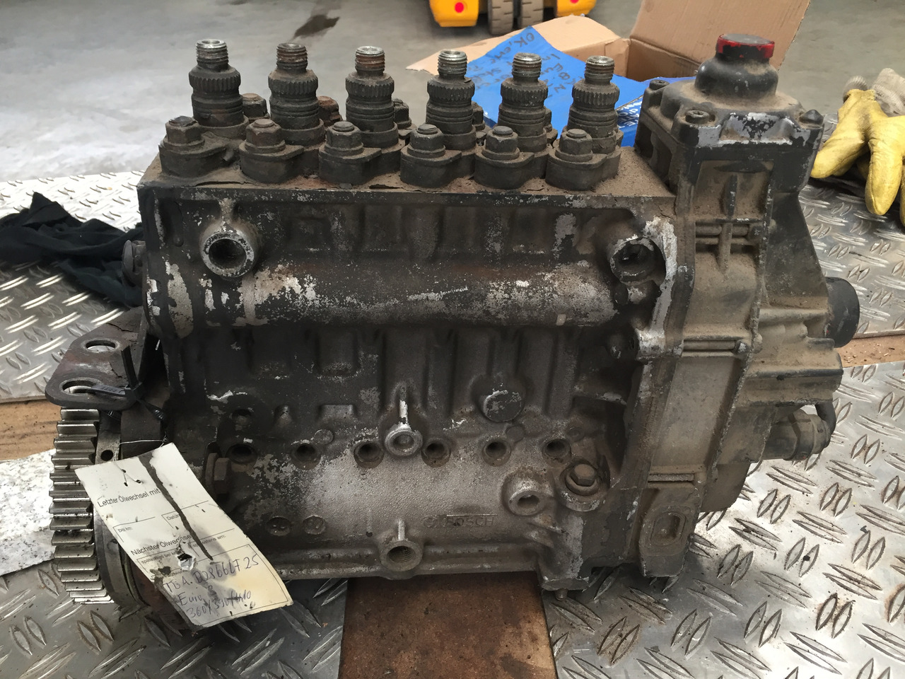 Gebrauchte Einspritzpumpe MAN TGA 2866, LF25, 6 Zylinder, TGA 360, 390, 410 - Pompe à carburant pour Camion: photos 5 Gebrauchte Einspritzpumpe MAN TGA 2866, LF25, 6 Zylinder, TGA 360, 390, 410 - Pompe à carburant pour Camion: photos 5