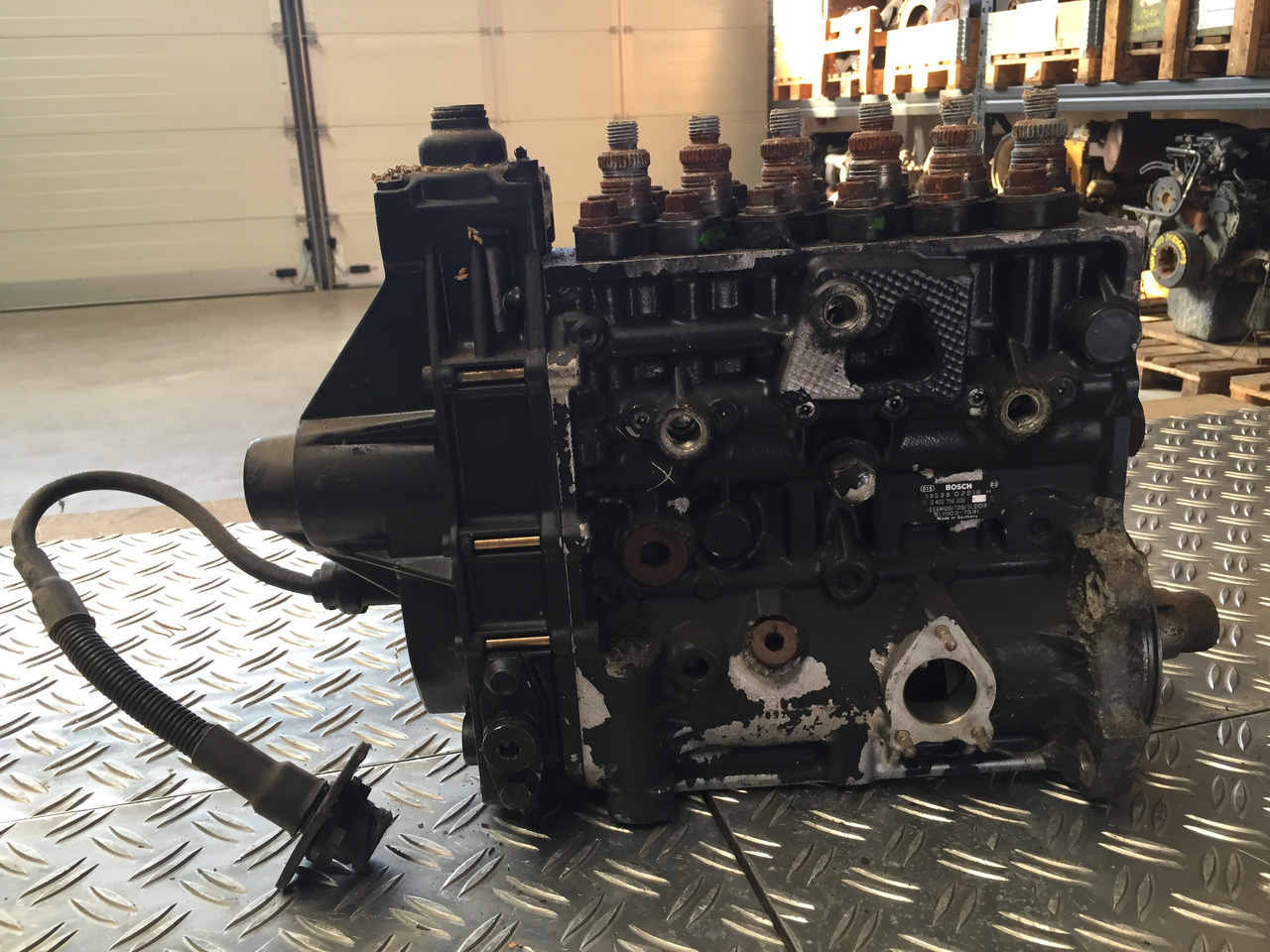 Gebrauchte Elektr. Einspritzpumpe MAN 19.403, F2000, Artikel - Nr. : 51.11103 - 7591 - Pompe à carburant pour Camion: photos 2 Gebrauchte Elektr. Einspritzpumpe MAN 19.403, F2000, Artikel - Nr. : 51.11103 - 7591 - Pompe à carburant pour Camion: photos 2