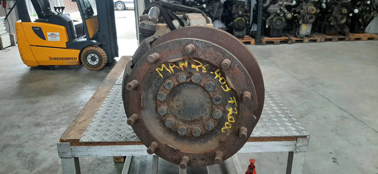 Gebrauchte MAN 26.403, F2000, Vorderachse, Artikel - Nr. : 81.99999 - 9999 - Essieu avant pour Camion: photos 4 Gebrauchte MAN 26.403, F2000, Vorderachse, Artikel - Nr. : 81.99999 - 9999 - Essieu avant pour Camion: photos 4