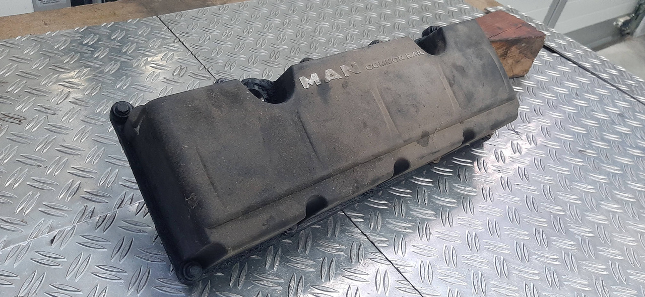 Gebrauchte MAN TGL Motortyp 8.180 LF , Zylinderkopfhaube, Artikel - Nr. : 51.03400 - 6008 - Culasse pour Camion: photos 5 Gebrauchte MAN TGL Motortyp 8.180 LF , Zylinderkopfhaube, Artikel - Nr. : 51.03400 - 6008 - Culasse pour Camion: photos 5