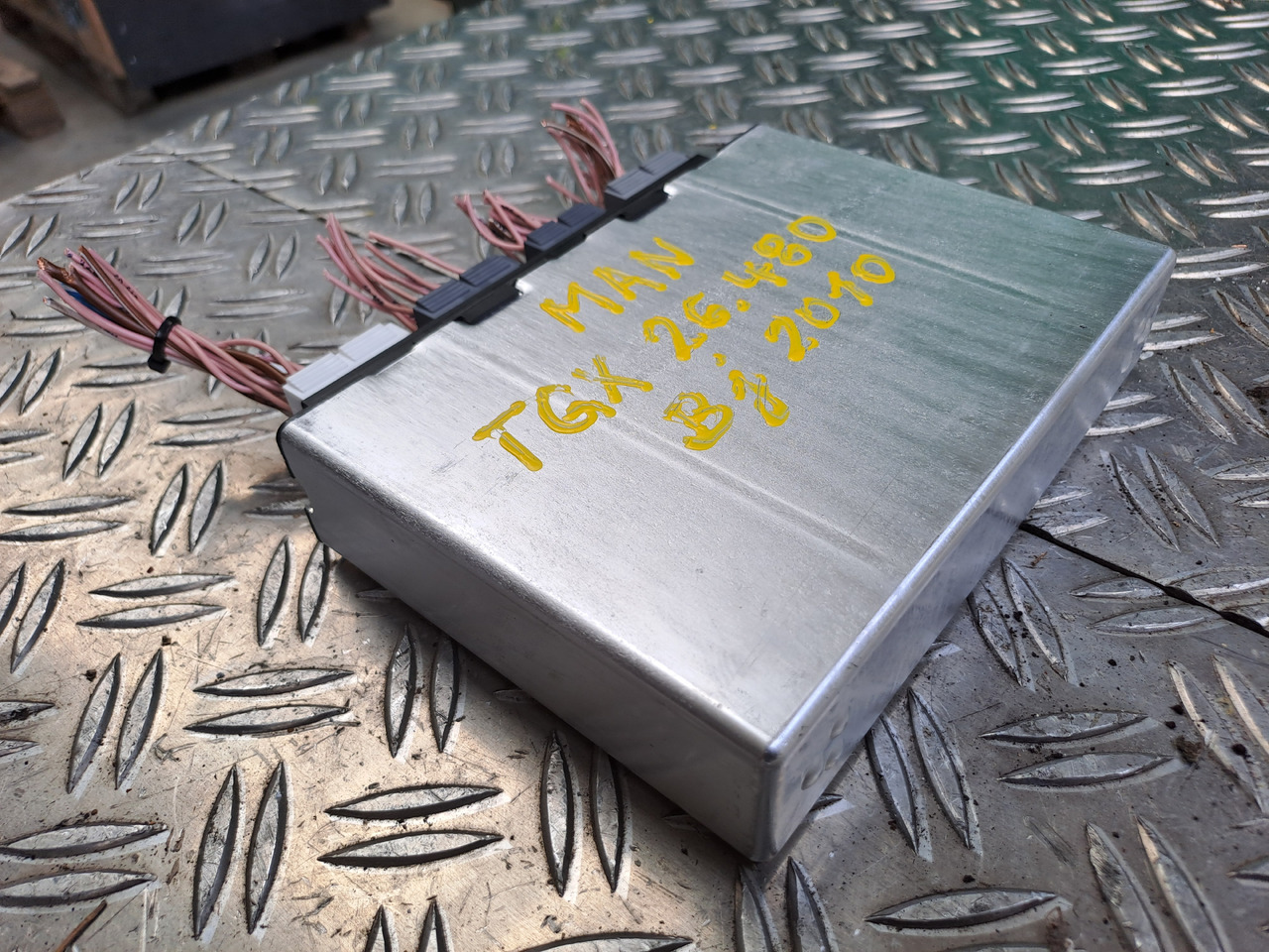 Gebrauchte MAN TGX 26.480 Steuergerät Fahrzeugführungsrechner , Artikel - Nr. : 81.25805 - 7088 - Bloc de gestion pour Camion: photos 1 Gebrauchte MAN TGX 26.480 Steuergerät Fahrzeugführungsrechner , Artikel - Nr. : 81.25805 - 7088 - Bloc de gestion pour Camion: photos 1