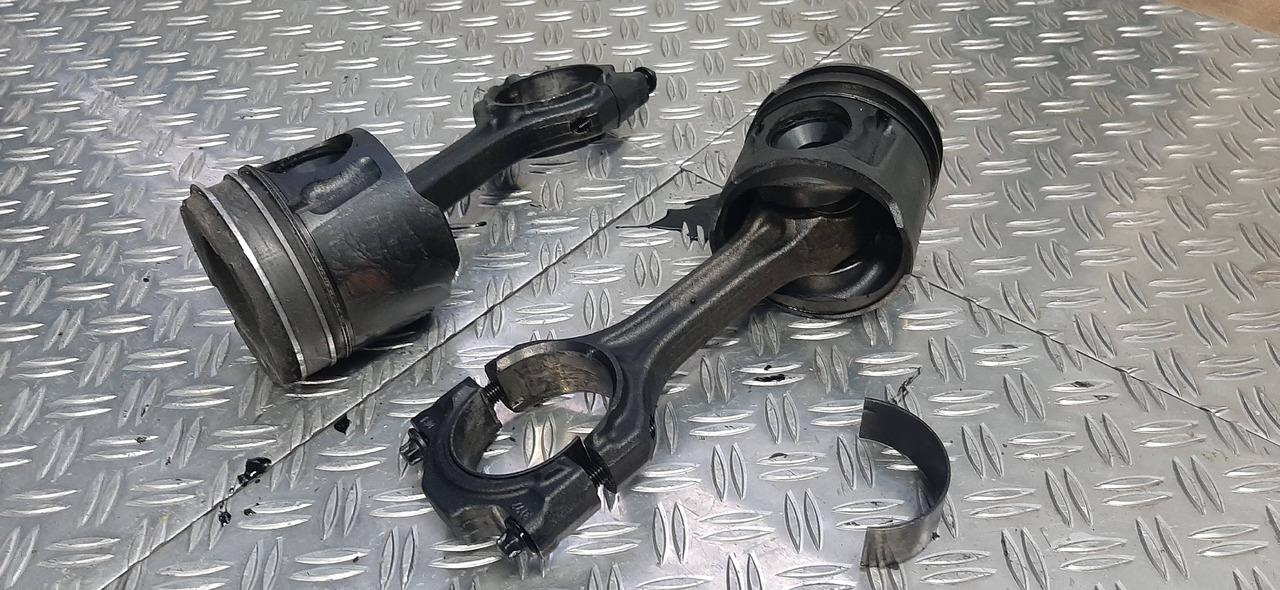 Gebrauchte Motorkolben vom MAN TGL 8.180, Typ D0834 LF 51, Artikel - Nr. : 81.99999 - 9999 - Pistons/ Anneaux/ Manchons pour Camion: photos 1 Gebrauchte Motorkolben vom MAN TGL 8.180, Typ D0834 LF 51, Artikel - Nr. : 81.99999 - 9999 - Pistons/ Anneaux/ Manchons pour Camion: photos 1