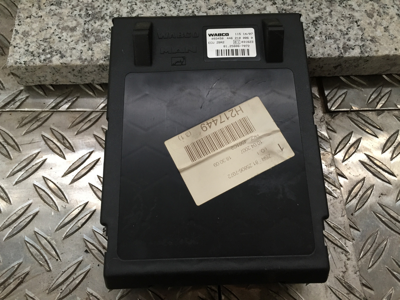 Gebrauchtes ABS Steuergerät MAN TGA 26.440 Artikel - Nr.: 81.25806 - 7072 - Bloc de gestion pour Camion: photos 1 Gebrauchtes ABS Steuergerät MAN TGA 26.440 Artikel - Nr.: 81.25806 - 7072 - Bloc de gestion pour Camion: photos 1