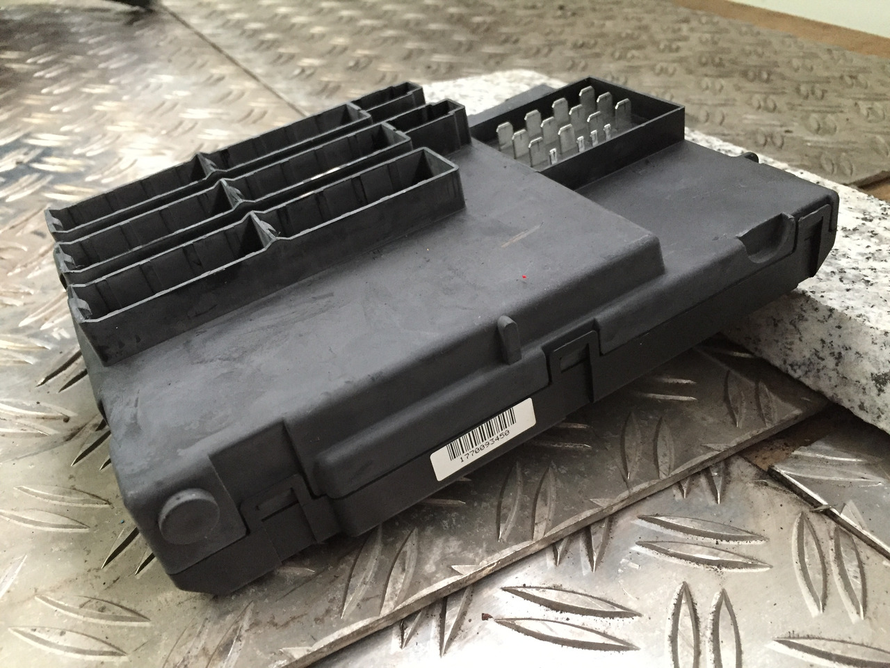 Gebrauchtes ABS Steuergerät MAN TGA 26.440 Artikel - Nr.: 81.25806 - 7072 - Bloc de gestion pour Camion: photos 3 Gebrauchtes ABS Steuergerät MAN TGA 26.440 Artikel - Nr.: 81.25806 - 7072 - Bloc de gestion pour Camion: photos 3