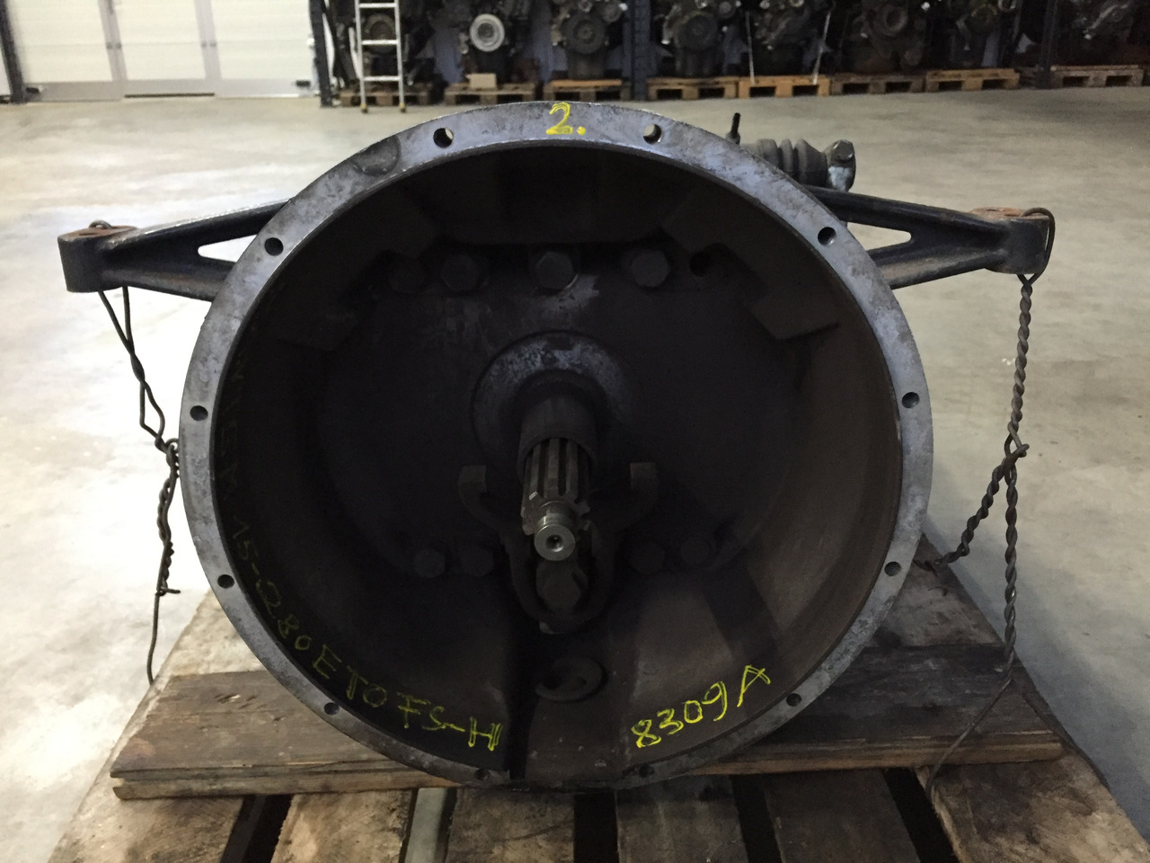 Gebrauchtes Getriebe MAN TGM Typ: ETO FS 8309, Artikel - Nr.: 81.32003 - 6957 - Boîte de vitesse pour Camion: photos 1 Gebrauchtes Getriebe MAN TGM Typ: ETO FS 8309, Artikel - Nr.: 81.32003 - 6957 - Boîte de vitesse pour Camion: photos 1