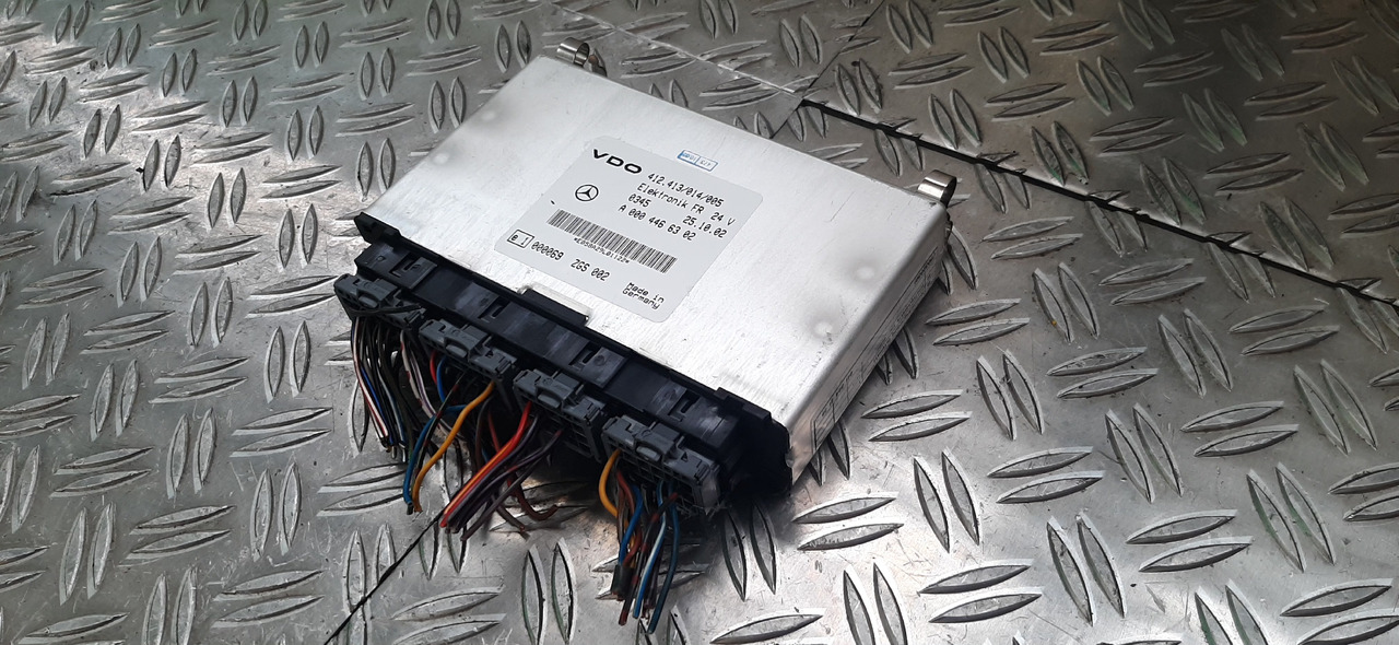 Gebrauchtes MAN Steuergerät, VDO 412.413 / 014 / 005, Artikel - Nr. : A 000 446 63 02 - Bloc de gestion pour Camion: photos 1 Gebrauchtes MAN Steuergerät, VDO 412.413 / 014 / 005, Artikel - Nr. : A 000 446 63 02 - Bloc de gestion pour Camion: photos 1