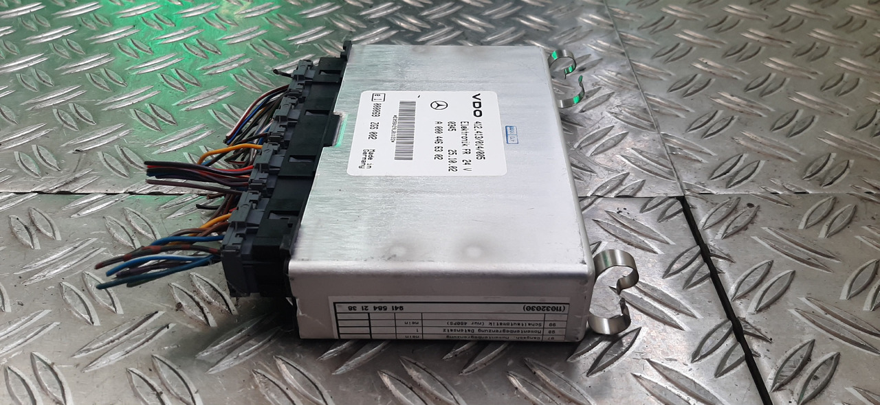 Gebrauchtes MAN Steuergerät, VDO 412.413 / 014 / 005, Artikel - Nr. : A 000 446 63 02 - Bloc de gestion pour Camion: photos 2 Gebrauchtes MAN Steuergerät, VDO 412.413 / 014 / 005, Artikel - Nr. : A 000 446 63 02 - Bloc de gestion pour Camion: photos 2