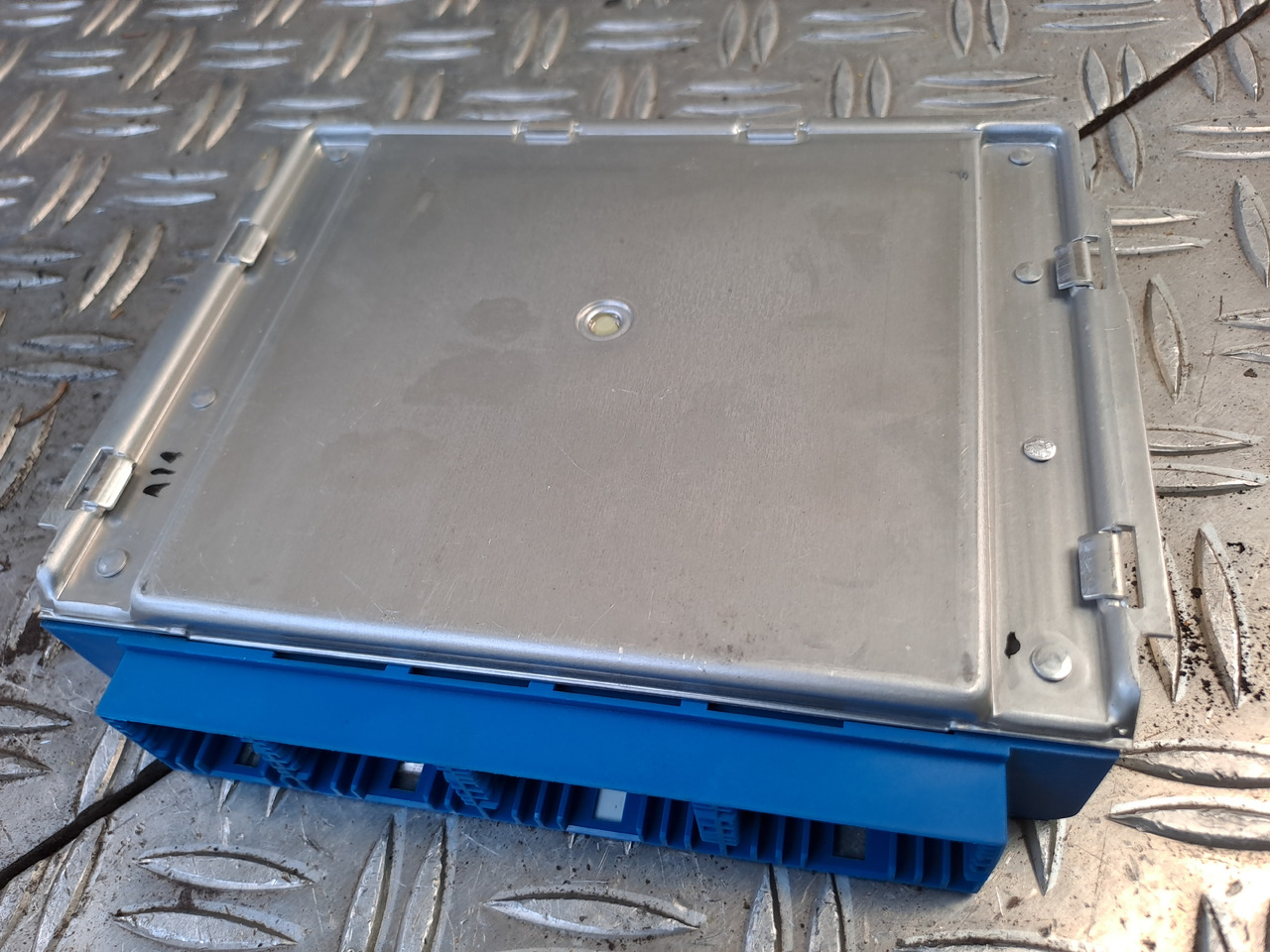 Gebrauchtes MAN TGX 26.440 EBS 5 Steuergerät 24 V , Artikel - Nr.: 81.25808 - 7053 - Bloc de gestion pour Camion: photos 2 Gebrauchtes MAN TGX 26.440 EBS 5 Steuergerät 24 V , Artikel - Nr.: 81.25808 - 7053 - Bloc de gestion pour Camion: photos 2