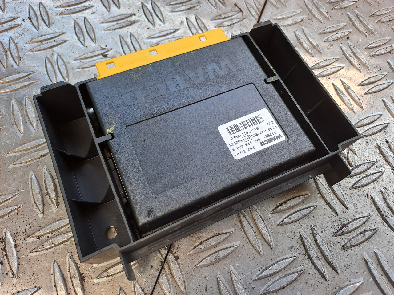 Gebrauchtes MAN TGX 26.440 Steuergerät ECAS Luftfederung, Artikel - Nr.: 81.25811 - 7020 - Bloc de gestion pour Camion: photos 4 Gebrauchtes MAN TGX 26.440 Steuergerät ECAS Luftfederung, Artikel - Nr.: 81.25811 - 7020 - Bloc de gestion pour Camion: photos 4