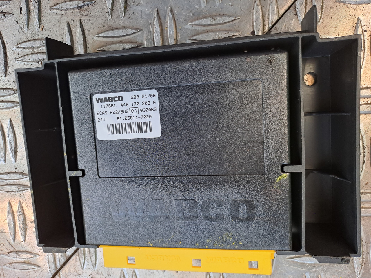 Gebrauchtes MAN TGX 26.440 Steuergerät ECAS Luftfederung, Artikel - Nr.: 81.25811 - 7020 - Bloc de gestion pour Camion: photos 5 Gebrauchtes MAN TGX 26.440 Steuergerät ECAS Luftfederung, Artikel - Nr.: 81.25811 - 7020 - Bloc de gestion pour Camion: photos 5