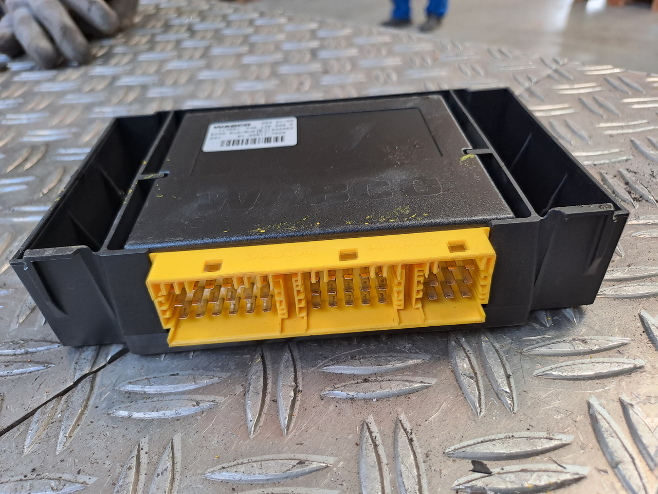 Gebrauchtes MAN TGX 26.440 Steuergerät ECAS Luftfederung, Artikel - Nr.: 81.25811 - 7020 - Bloc de gestion pour Camion: photos 3 Gebrauchtes MAN TGX 26.440 Steuergerät ECAS Luftfederung, Artikel - Nr.: 81.25811 - 7020 - Bloc de gestion pour Camion: photos 3