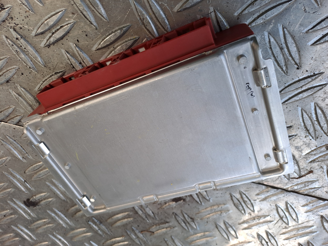 Gebrauchtes MAN TGX 26.440 Steuergerät Intarder, Artikel - Nr.: 81.25810 - 6023 - Bloc de gestion pour Camion: photos 4 Gebrauchtes MAN TGX 26.440 Steuergerät Intarder, Artikel - Nr.: 81.25810 - 6023 - Bloc de gestion pour Camion: photos 4