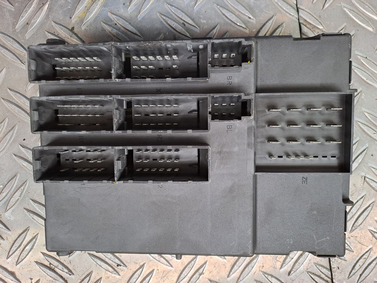 Gebrauchtes MAN TGX 26.440 Steuergerät zentraler Bordrechner, Artikel - Nr. : 81.25806 - 7096 - Bloc de gestion pour Camion: photos 2 Gebrauchtes MAN TGX 26.440 Steuergerät zentraler Bordrechner, Artikel - Nr. : 81.25806 - 7096 - Bloc de gestion pour Camion: photos 2