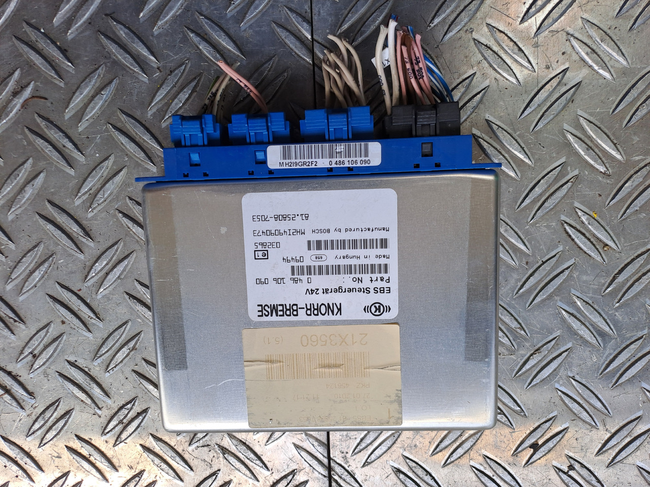 Gebrauchtes MAN TGX 26.480 Steuergerät EBS 5, elektr. Bremssystem , Artikel - Nr.: 81.25808 - 7053 - Bloc de gestion pour Camion: photos 4 Gebrauchtes MAN TGX 26.480 Steuergerät EBS 5, elektr. Bremssystem , Artikel - Nr.: 81.25808 - 7053 - Bloc de gestion pour Camion: photos 4