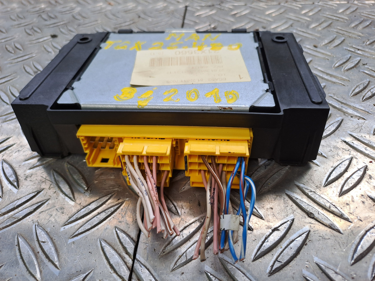 Gebrauchtes MAN TGX 26.480 Steuergerät ECAS Luftfederung , Artikel - Nr. : 81.25811 - 7020 - Bloc de gestion pour Camion: photos 4 Gebrauchtes MAN TGX 26.480 Steuergerät ECAS Luftfederung , Artikel - Nr. : 81.25811 - 7020 - Bloc de gestion pour Camion: photos 4