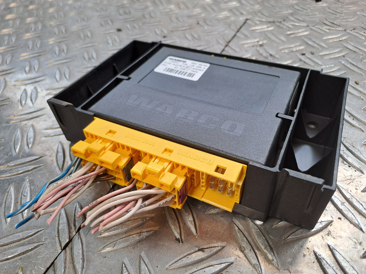 Gebrauchtes MAN TGX 26.480 Steuergerät ECAS Luftfederung , Artikel - Nr. : 81.25811 - 7020 - Bloc de gestion pour Camion: photos 2 Gebrauchtes MAN TGX 26.480 Steuergerät ECAS Luftfederung , Artikel - Nr. : 81.25811 - 7020 - Bloc de gestion pour Camion: photos 2