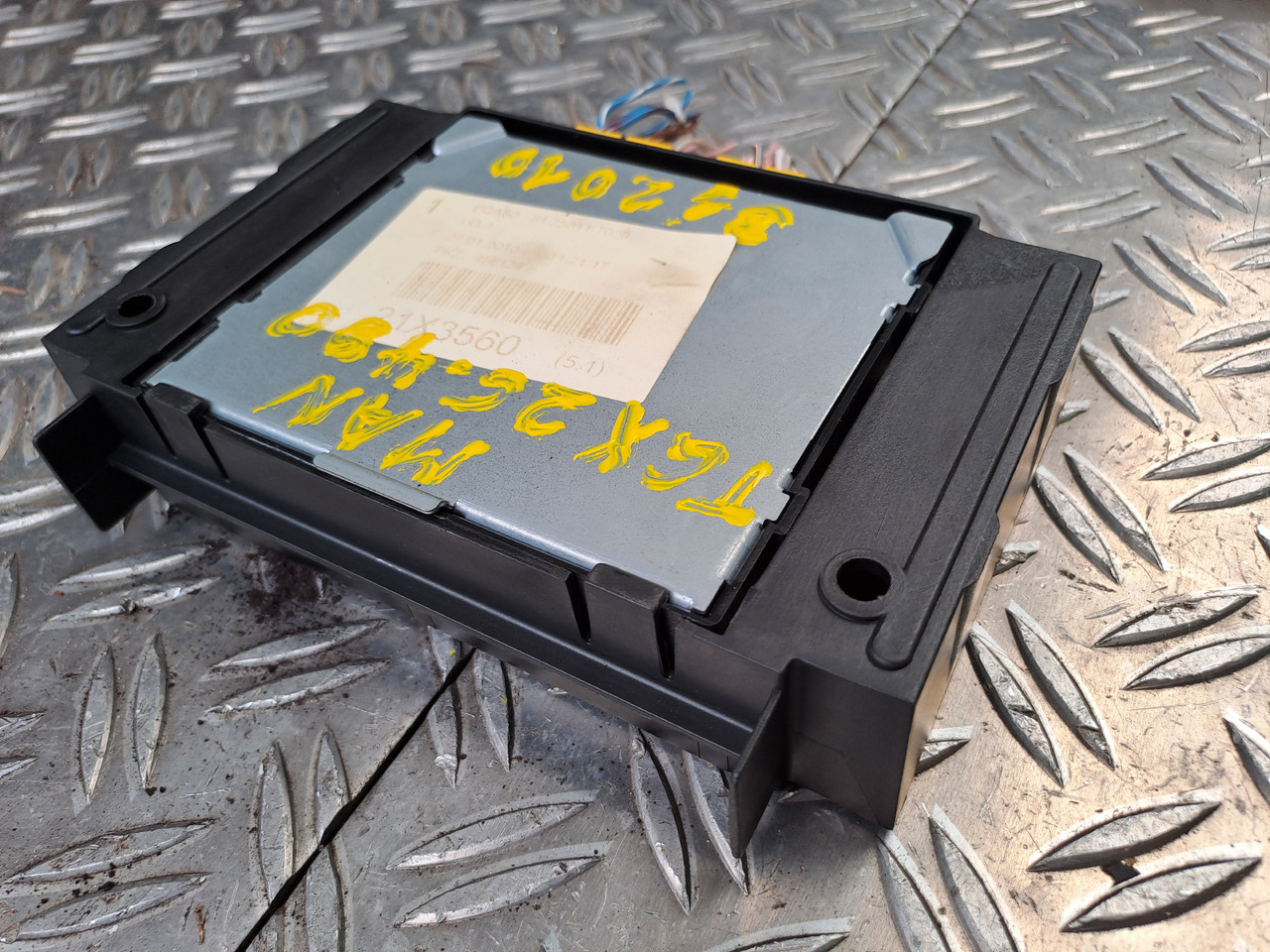 Gebrauchtes MAN TGX 26.480 Steuergerät ECAS Luftfederung , Artikel - Nr. : 81.25811 - 7020 - Bloc de gestion pour Camion: photos 5 Gebrauchtes MAN TGX 26.480 Steuergerät ECAS Luftfederung , Artikel - Nr. : 81.25811 - 7020 - Bloc de gestion pour Camion: photos 5