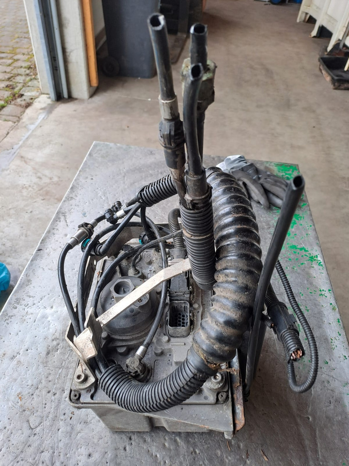 MAN TGX 26.440 Baujahr 2010 AdBlue Steuerung Bosch Denoxtronik - AdBlue réservoir pour Camion: photos 2 MAN TGX 26.440 Baujahr 2010 AdBlue Steuerung Bosch Denoxtronik - AdBlue réservoir pour Camion: photos 2