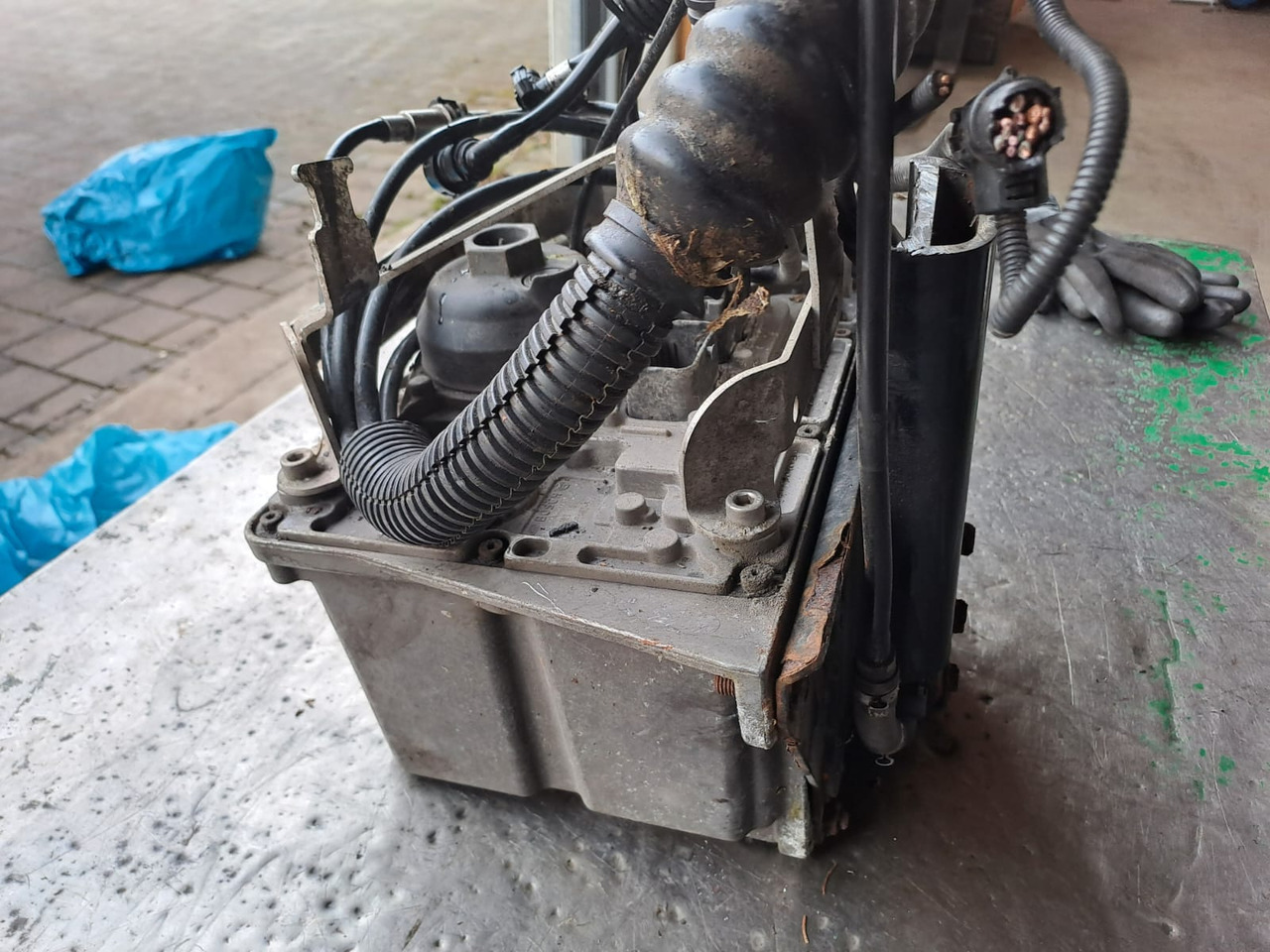 MAN TGX 26.440 Baujahr 2010 AdBlue Steuerung Bosch Denoxtronik - AdBlue réservoir pour Camion: photos 1 MAN TGX 26.440 Baujahr 2010 AdBlue Steuerung Bosch Denoxtronik - AdBlue réservoir pour Camion: photos 1