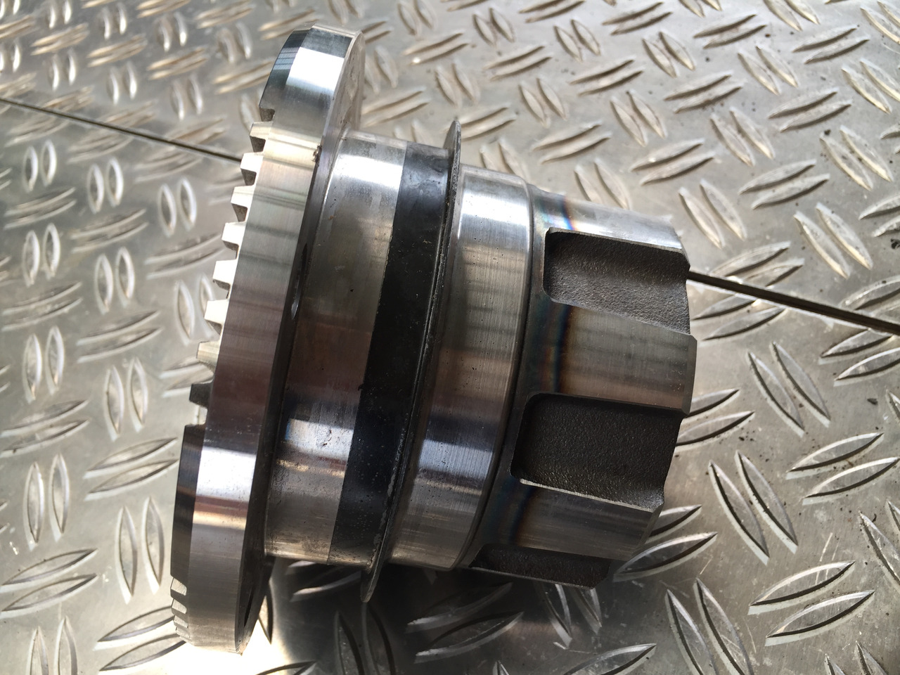 Neuwertige MAN TGL, TGM Antriebsflansch Getriebe, Artikel - Nr. : 81.39115 - 0456 - Boîte de vitesse et pièces pour Camion: photos 4 Neuwertige MAN TGL, TGM Antriebsflansch Getriebe, Artikel - Nr. : 81.39115 - 0456 - Boîte de vitesse et pièces pour Camion: photos 4