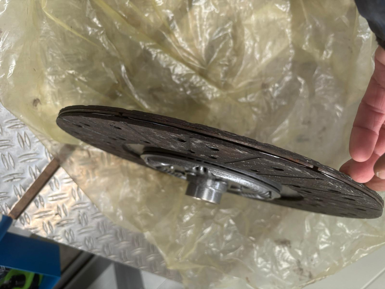 Neuwertige Sachs Kupplungsscheibe, Mitnehmerscheibe, Artikel - Nr. : 184900409 - Disque d'embrayage pour Camion: photos 4 Neuwertige Sachs Kupplungsscheibe, Mitnehmerscheibe, Artikel - Nr. : 184900409 - Disque d'embrayage pour Camion: photos 4