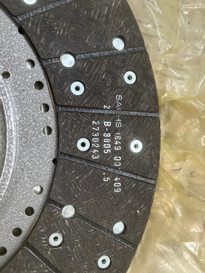 Neuwertige Sachs Kupplungsscheibe, Mitnehmerscheibe, Artikel - Nr. : 184900409 - Disque d'embrayage pour Camion: photos 3 Neuwertige Sachs Kupplungsscheibe, Mitnehmerscheibe, Artikel - Nr. : 184900409 - Disque d'embrayage pour Camion: photos 3