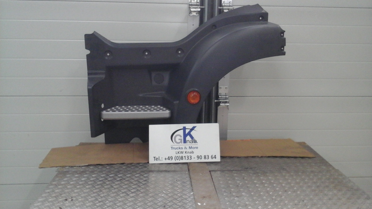 Neuwertiger MAN TGM / TG3 Einstiegkotflügel kurz, komplett, links Artikel - Nr.: 81.61520 - 0209 - Boîte de vitesse pour Camion: photos 3 Neuwertiger MAN TGM / TG3 Einstiegkotflügel kurz, komplett, links Artikel - Nr.: 81.61520 - 0209 - Boîte de vitesse pour Camion: photos 3