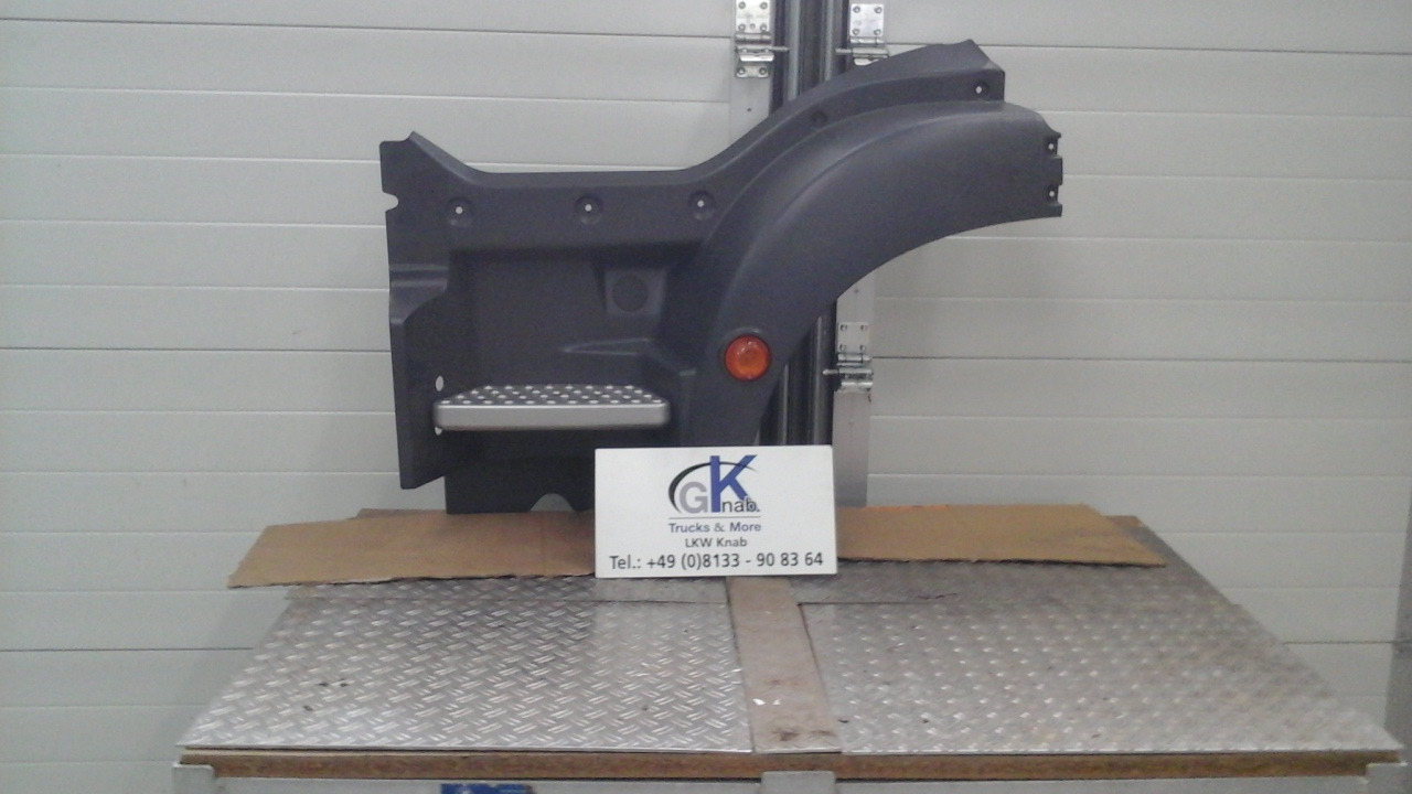 Neuwertiger MAN TGM / TG3 Einstiegkotflügel kurz, komplett, links Artikel - Nr.: 81.61520 - 0209 - Boîte de vitesse pour Camion: photos 1 Neuwertiger MAN TGM / TG3 Einstiegkotflügel kurz, komplett, links Artikel - Nr.: 81.61520 - 0209 - Boîte de vitesse pour Camion: photos 1