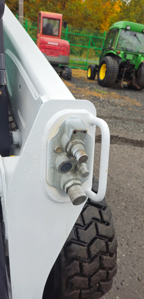 Mini chargeuse BOBCAT S570: photos 8