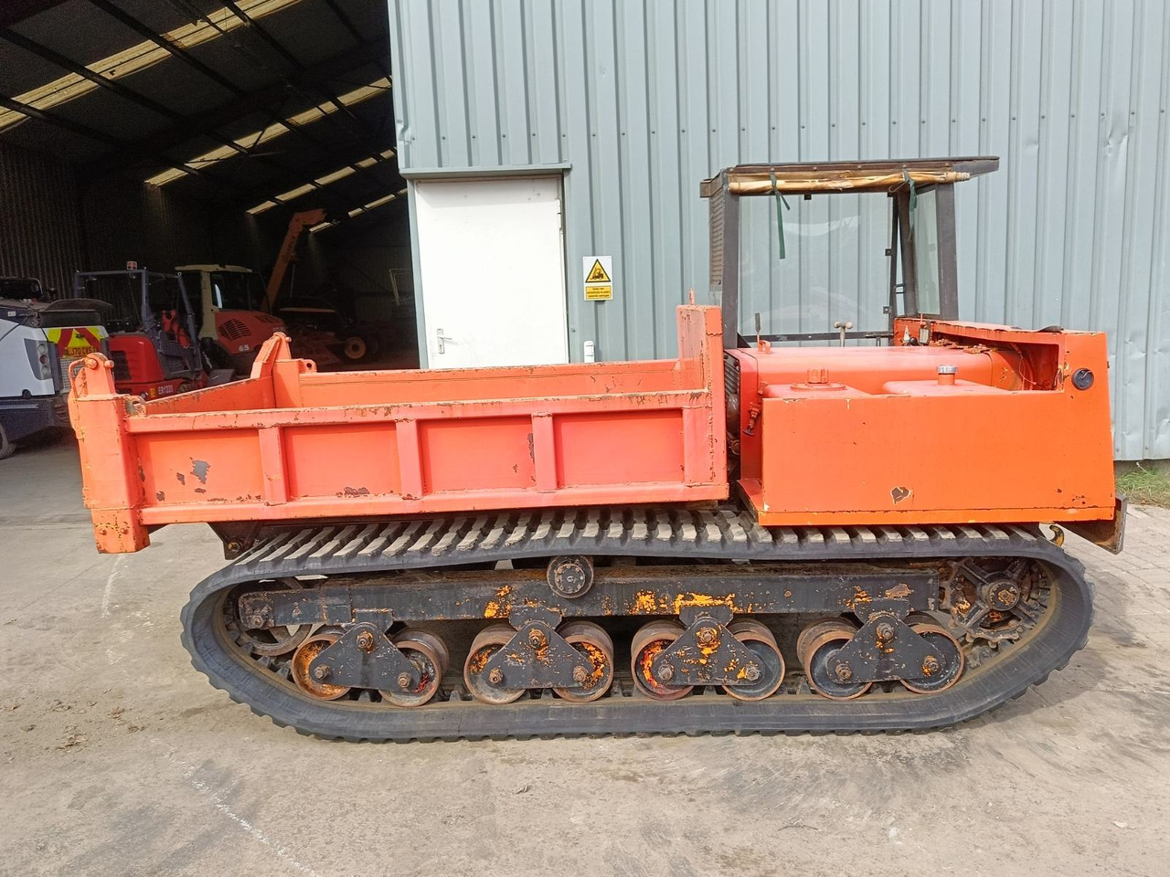 MOROOKA - Tombereau sur chenilles: photos 2 MOROOKA - Tombereau sur chenilles: photos 2