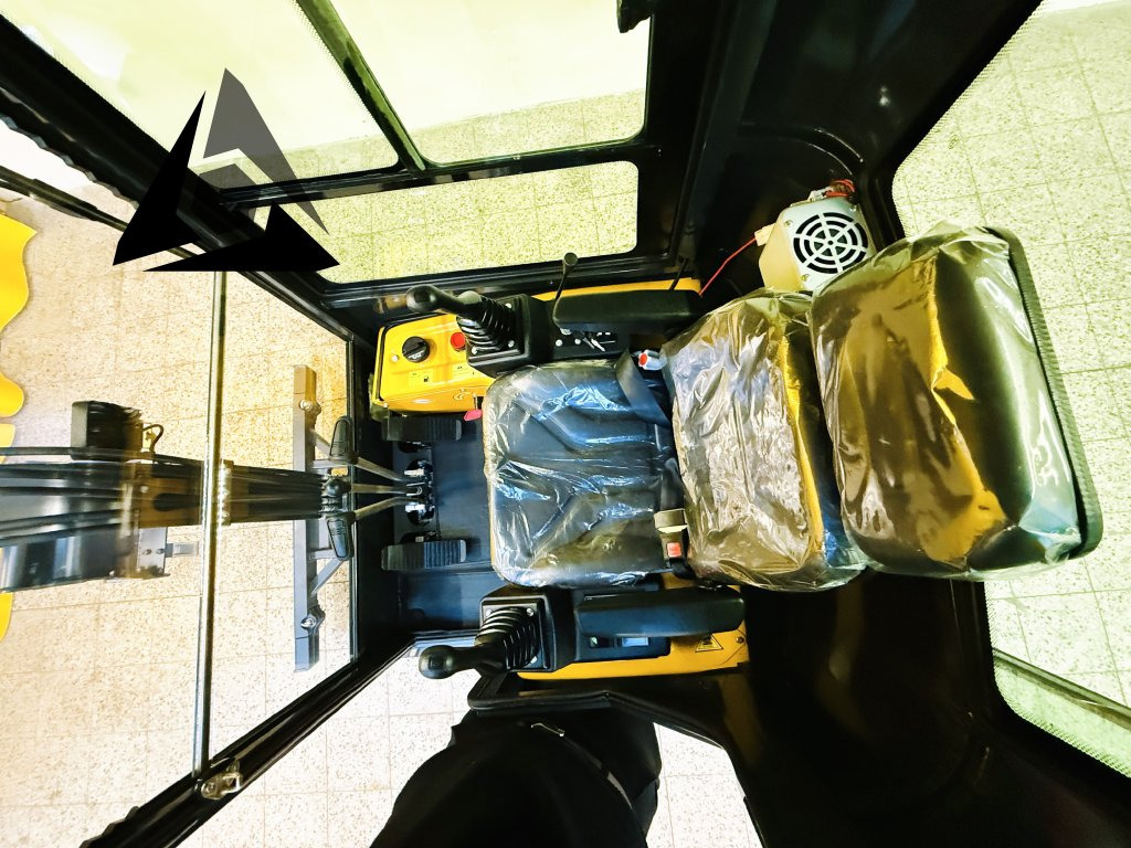 Mini pelle Pásový minibagr GORILA G18SE I PRO CAB: photos 11 Mini pelle Pásový minibagr GORILA G18SE I PRO CAB: photos 11