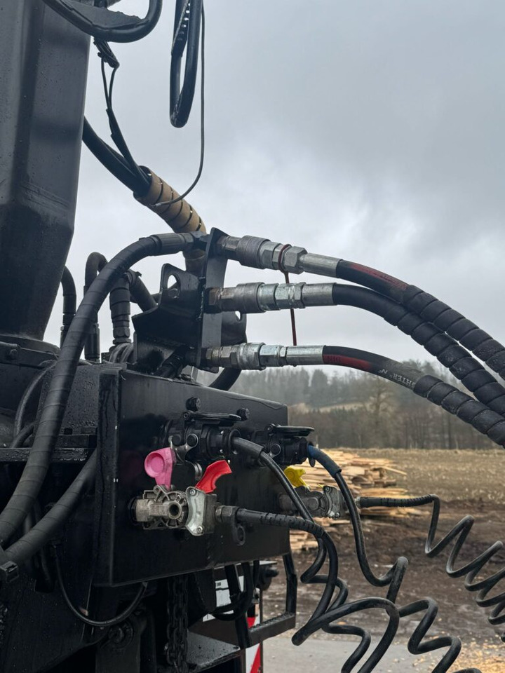 NACZEPA Z DŹWIGIEM DO DREWNA - Semi-remorque grumier: photos 5 NACZEPA Z DŹWIGIEM DO DREWNA - Semi-remorque grumier: photos 5