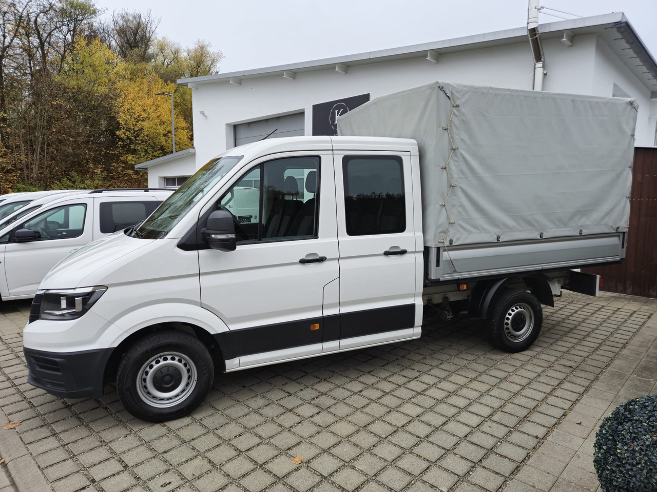 VOLKSWAGEN Crafter Pritsche 35 DOKA mittellang 4MOTION - Utilitaire plateau baché: photos 3 VOLKSWAGEN Crafter Pritsche 35 DOKA mittellang 4MOTION - Utilitaire plateau baché: photos 3