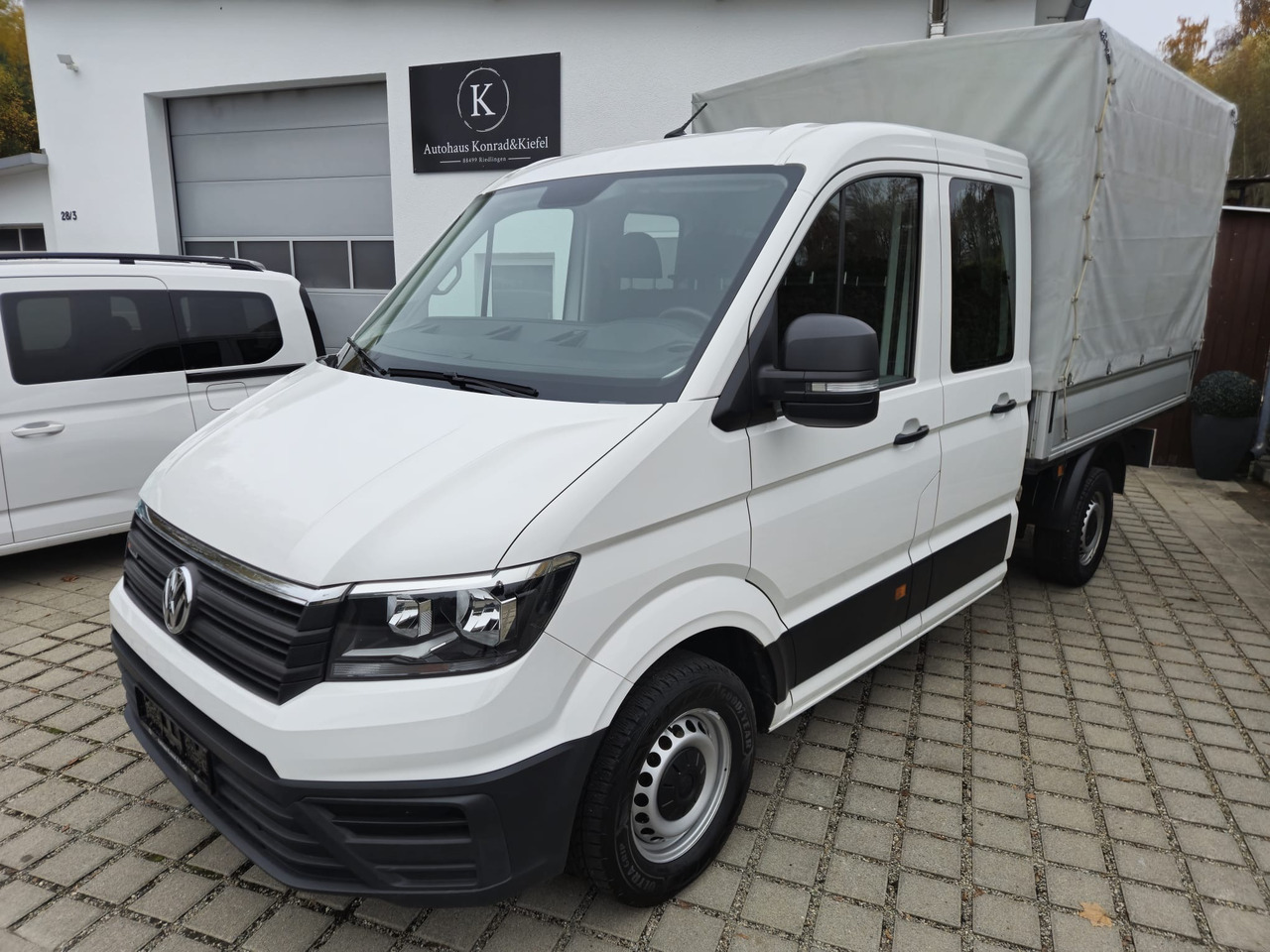 VOLKSWAGEN Crafter Pritsche 35 DOKA mittellang 4MOTION - Utilitaire plateau baché: photos 1 VOLKSWAGEN Crafter Pritsche 35 DOKA mittellang 4MOTION - Utilitaire plateau baché: photos 1