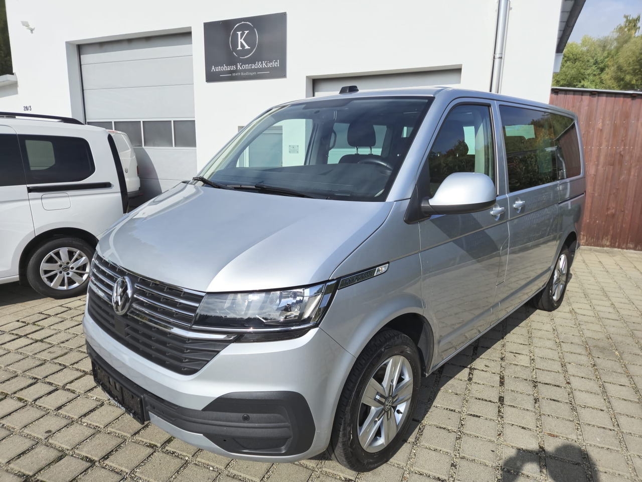 VOLKSWAGEN T6.1 Caravelle 4Motion/Automatik/Kamera/App-Con. - Transport de personnes: photos 1 VOLKSWAGEN T6.1 Caravelle 4Motion/Automatik/Kamera/App-Con. - Transport de personnes: photos 1