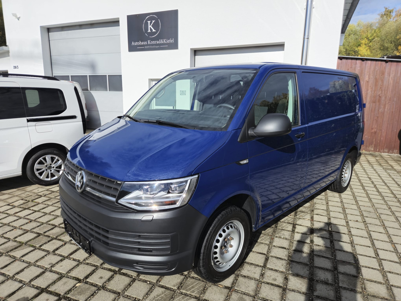 VOLKSWAGEN T6 Transporter Kasten-Kombi 4Motion/Navi/LED - Fourgon utilitaire: photos 1 VOLKSWAGEN T6 Transporter Kasten-Kombi 4Motion/Navi/LED - Fourgon utilitaire: photos 1