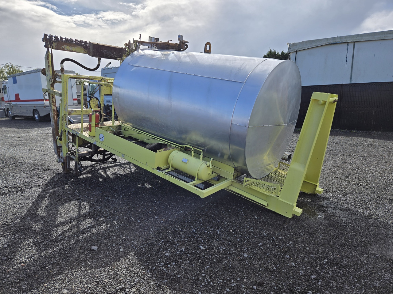 RINCHEVAL SECMAIR MAUGUIN - Répandeuse: photos 2 RINCHEVAL SECMAIR MAUGUIN - Répandeuse: photos 2