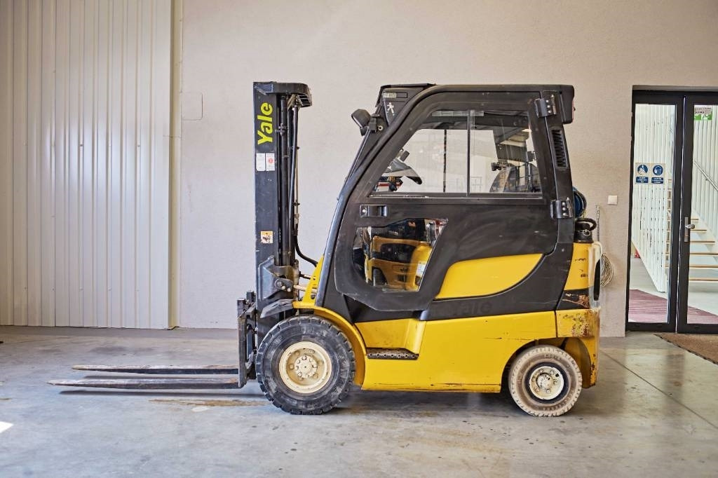 Yale GLP18VX F1925 - Chariot élévateur à gaz: photos 1 Yale GLP18VX F1925 - Chariot élévateur à gaz: photos 1