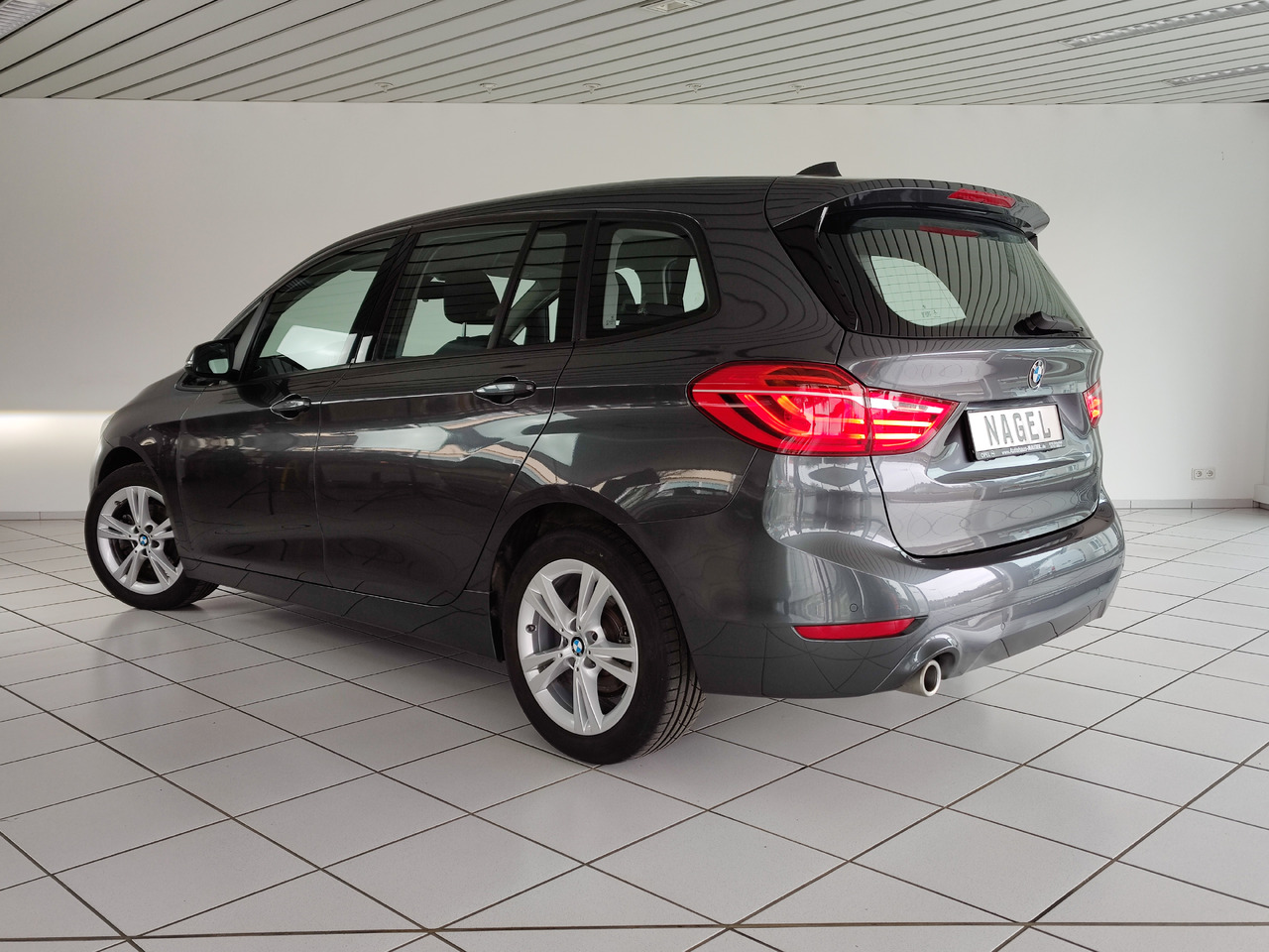 BMW 216 i Gran Tourer Advantage RTTI Navi Apple DAB PDC - Voiture break: photos 5 BMW 216 i Gran Tourer Advantage RTTI Navi Apple DAB PDC - Voiture break: photos 5