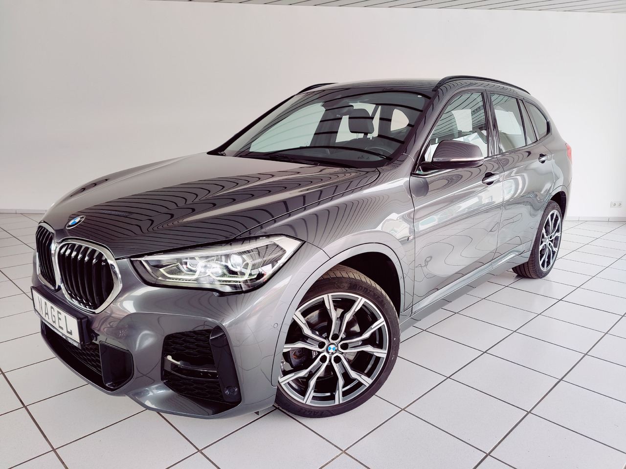 BMW X1 xDrive 20 d M Sport Navi Ambiente PDC SHZ Apple Android - SUV: photos 1 BMW X1 xDrive 20 d M Sport Navi Ambiente PDC SHZ Apple Android - SUV: photos 1