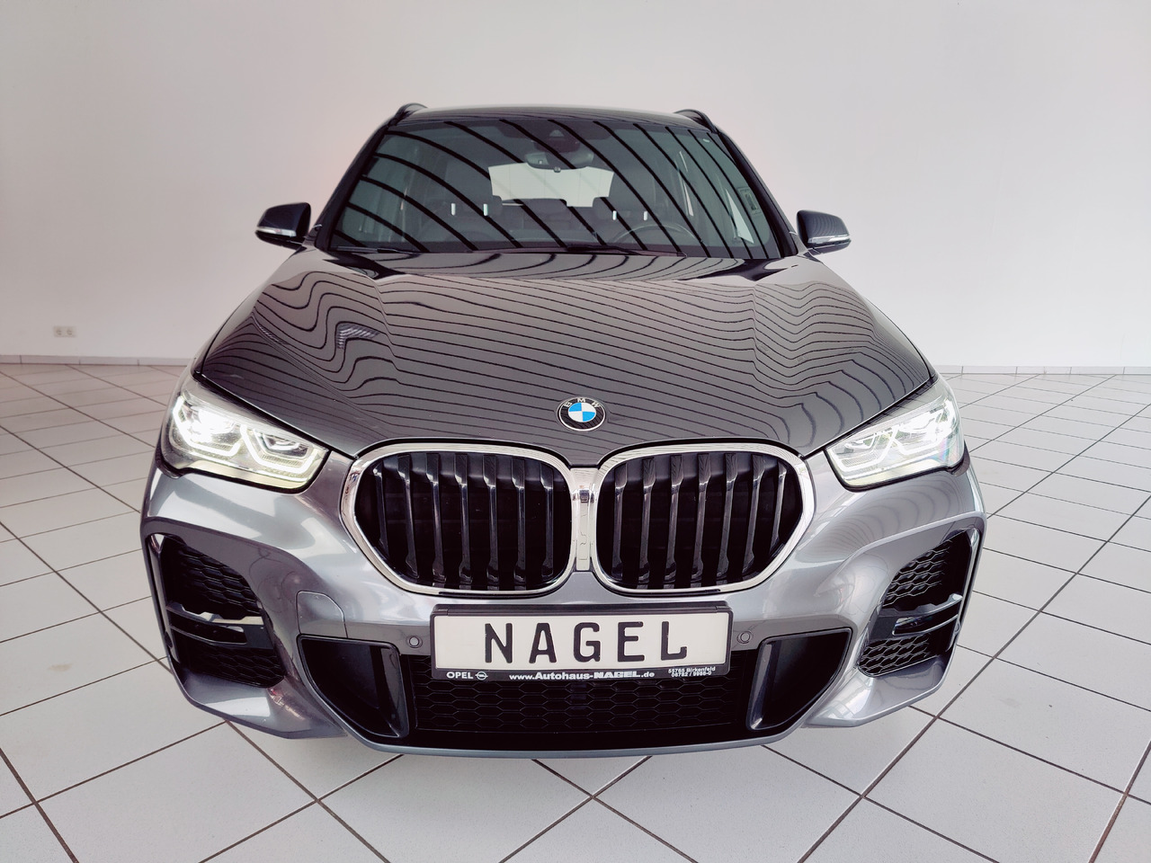 BMW X1 xDrive 20 d M Sport Navi Ambiente PDC SHZ Apple Android - SUV: photos 4 BMW X1 xDrive 20 d M Sport Navi Ambiente PDC SHZ Apple Android - SUV: photos 4