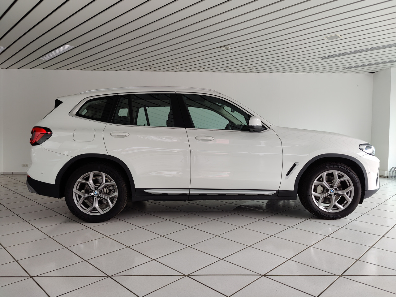 BMW X3 xDrive 30 i Live-Cockpit DAB Leder HiFi Headup - SUV: photos 5 BMW X3 xDrive 30 i Live-Cockpit DAB Leder HiFi Headup - SUV: photos 5