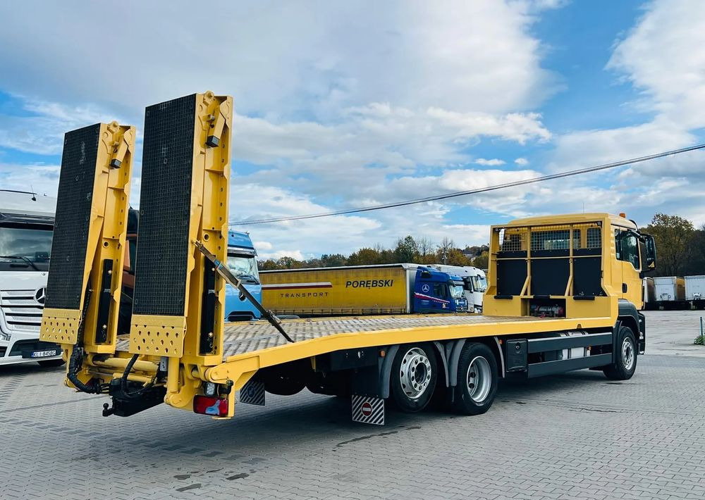 MAN TGS / 6x2/ LAWETA / PLATFORMA / NAJAZDY HYDRAULICZNE / WYCIĄGARKA / oś skrętna i podnoszona - Remorqueuse: photos 3 MAN TGS / 6x2/ LAWETA / PLATFORMA / NAJAZDY HYDRAULICZNE / WYCIĄGARKA / oś skrętna i podnoszona - Remorqueuse: photos 3