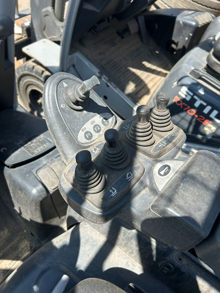 STILL RX70-25 - Chariot élévateur à gaz: photos 5 STILL RX70-25 - Chariot élévateur à gaz: photos 5