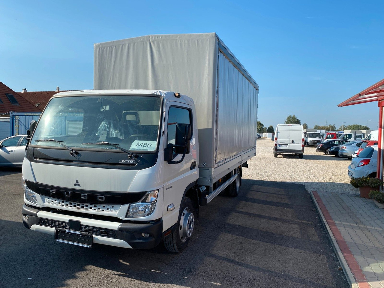 Mitsubishi FUSO CANTER 7C18 PRITSCHE+PLANE - Utilitaire plateau baché: photos 2 Mitsubishi FUSO CANTER 7C18 PRITSCHE+PLANE - Utilitaire plateau baché: photos 2