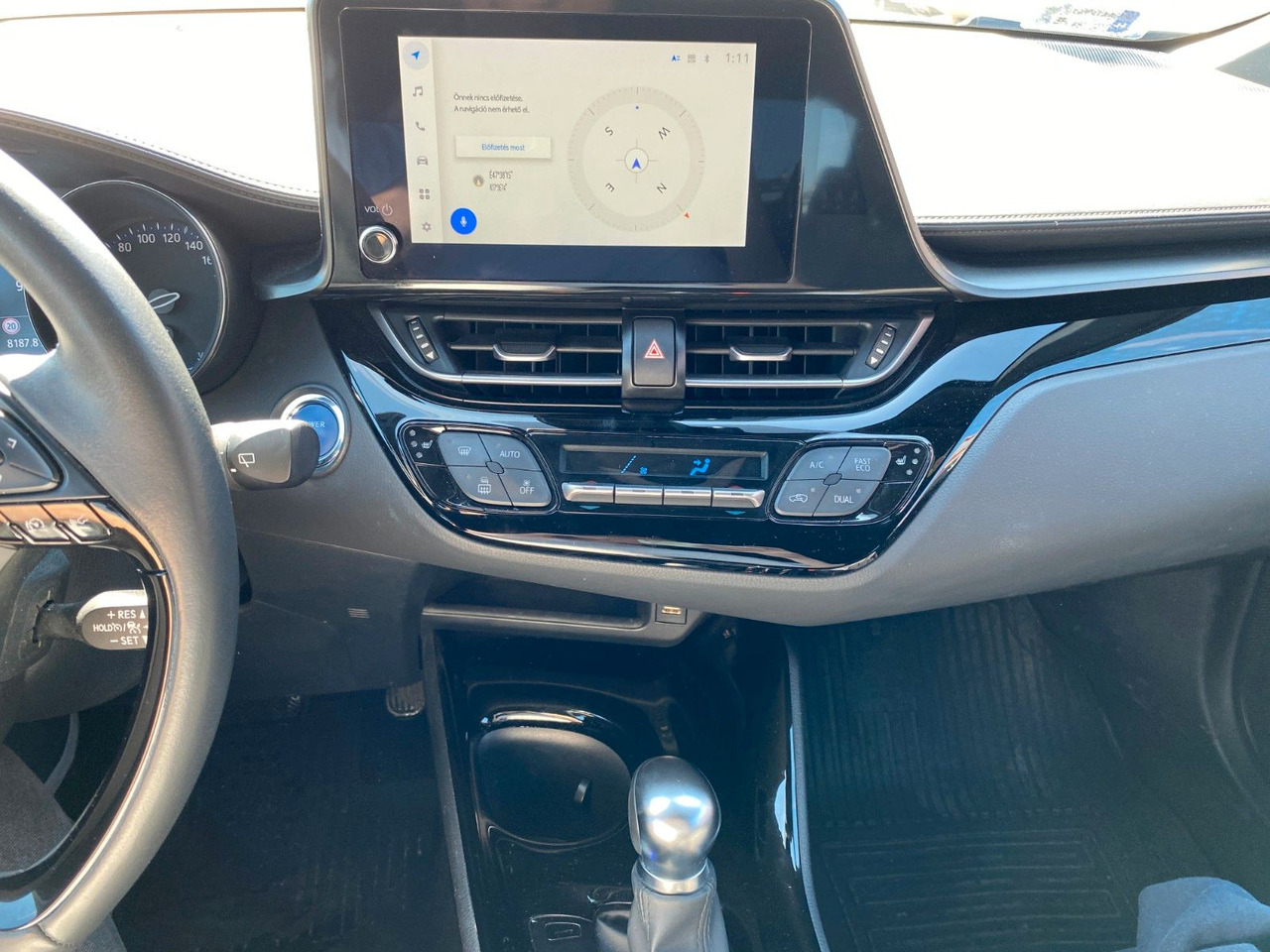 Toyota C-HR 1.8-l-VVTi Hybrid Flow - SUV: photos 4 Toyota C-HR 1.8-l-VVTi Hybrid Flow - SUV: photos 4