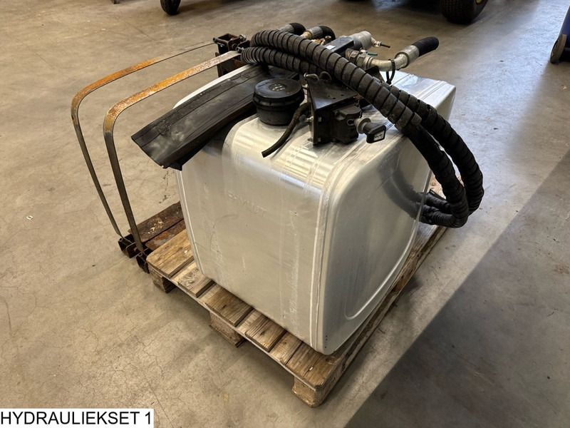 Afhymat Pump, tank and hydraulic hoses - Réservoir hydraulique pour Camion: photos 2 Afhymat Pump, tank and hydraulic hoses - Réservoir hydraulique pour Camion: photos 2