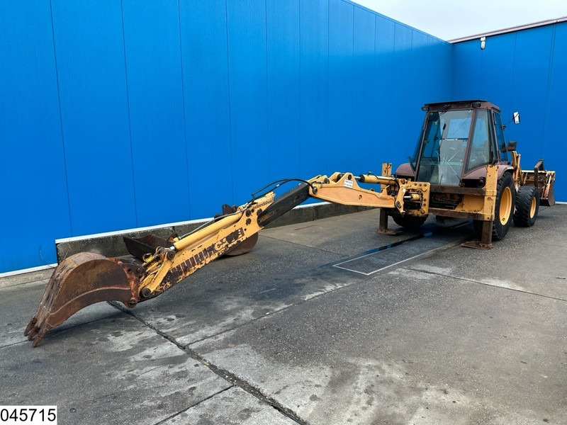 Case 580 K Turbo Case 580 Super K 4x4, 5703 Hours - Tractopelle: photos 2 Case 580 K Turbo Case 580 Super K 4x4, 5703 Hours - Tractopelle: photos 2